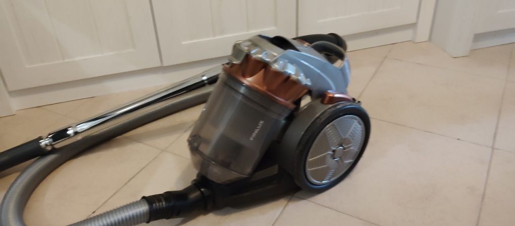 прахосмукачка finlux 700w