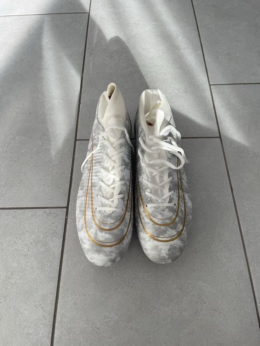 Ghete fotbal marimea 44-45