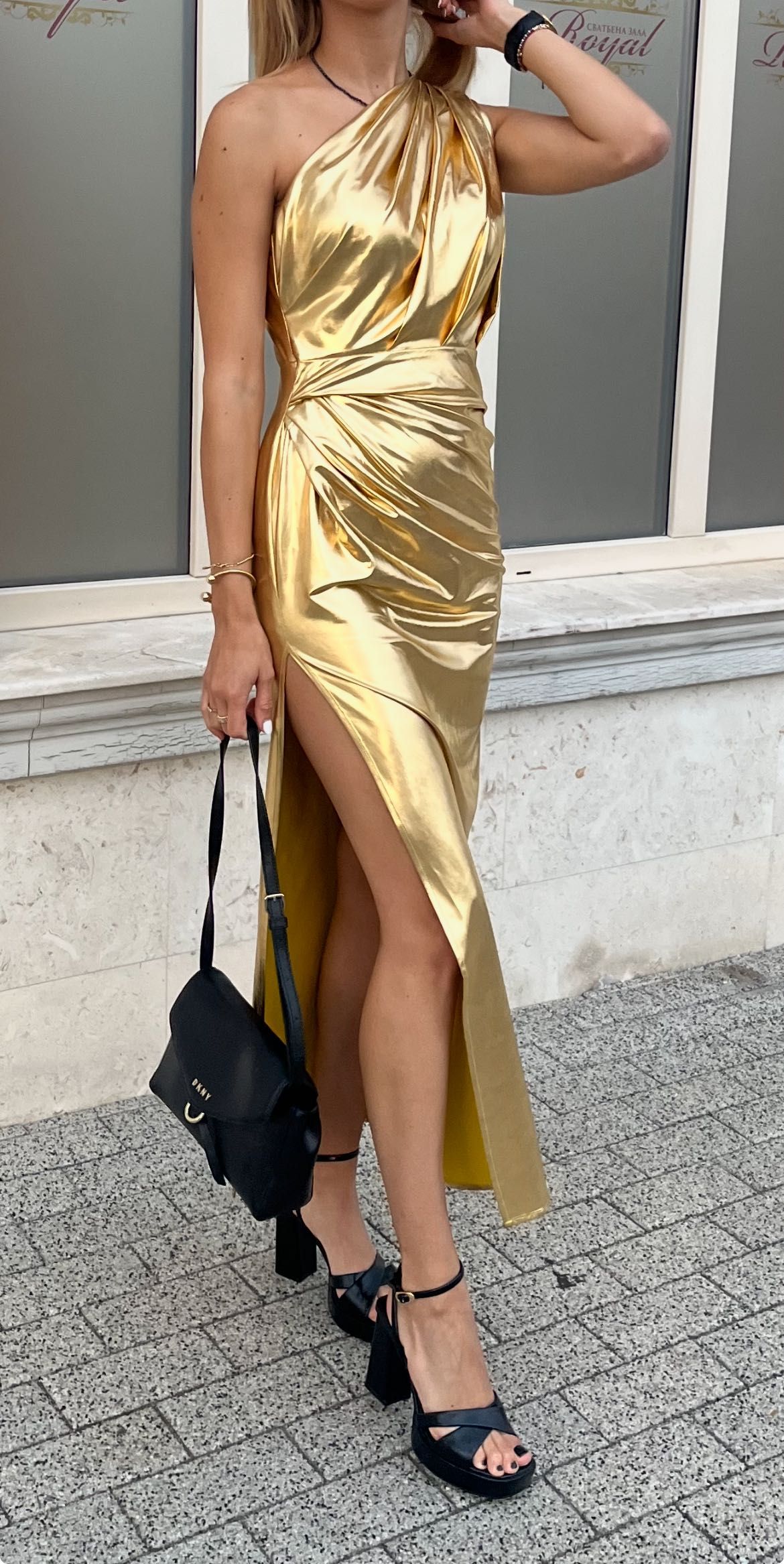 Златна рокля bellabarnett