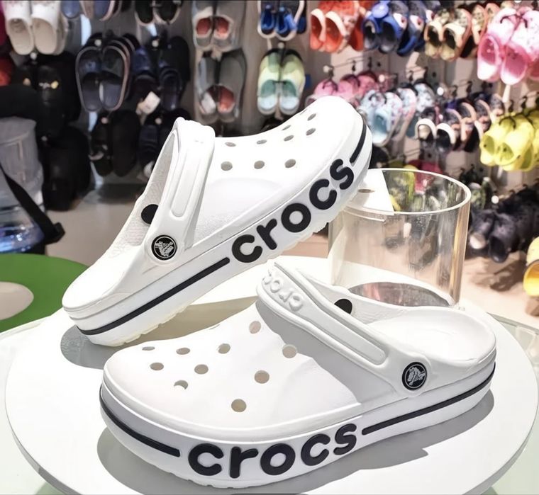 Кроксы новые продаются