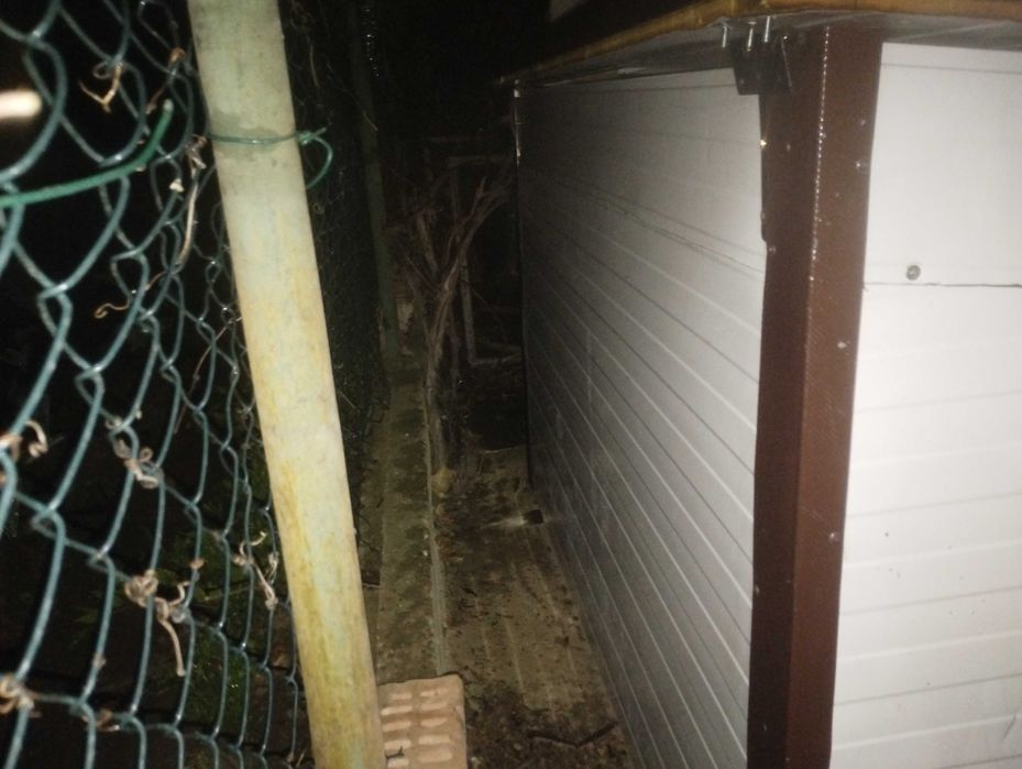 Cușcă câine mare – metal + panouri, bine izolată, rezistentă, 1.6m