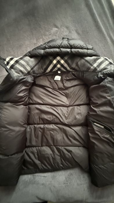 Burberry, размер L.1500лв