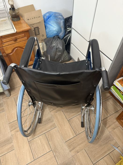 Чисто нова инвалидна количка