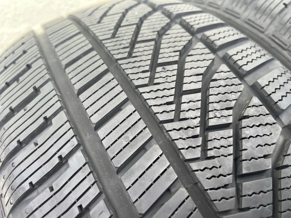 2бр 225/50/17 нови 25дот