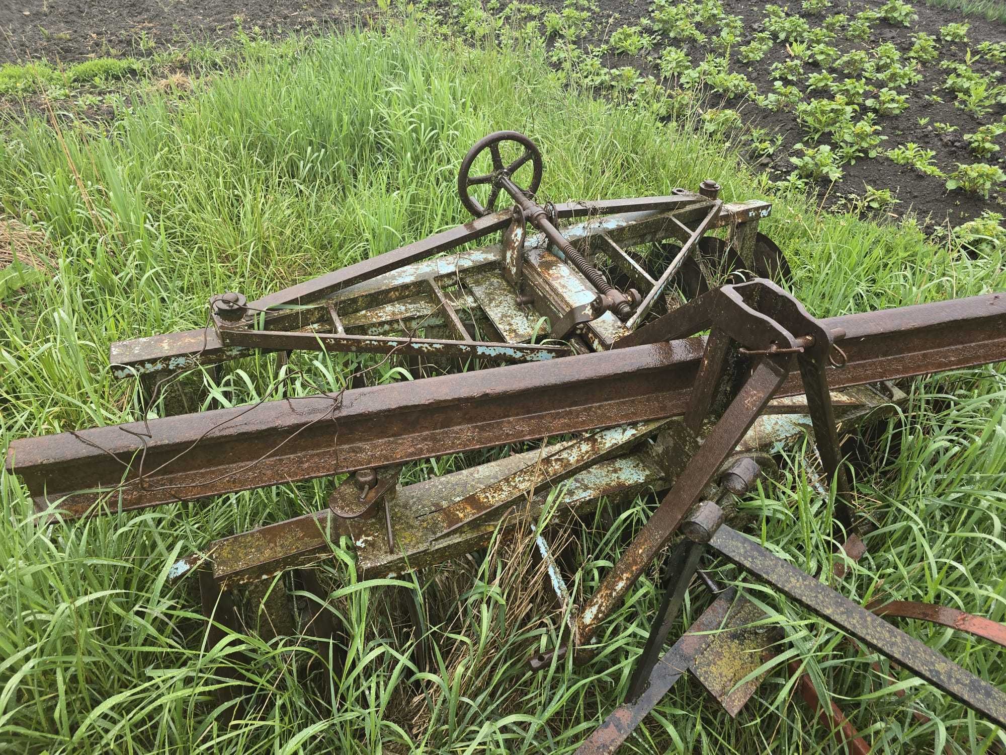Utilaje agricole Discuri, Furca hidraulica si cultivator cu tavaluci