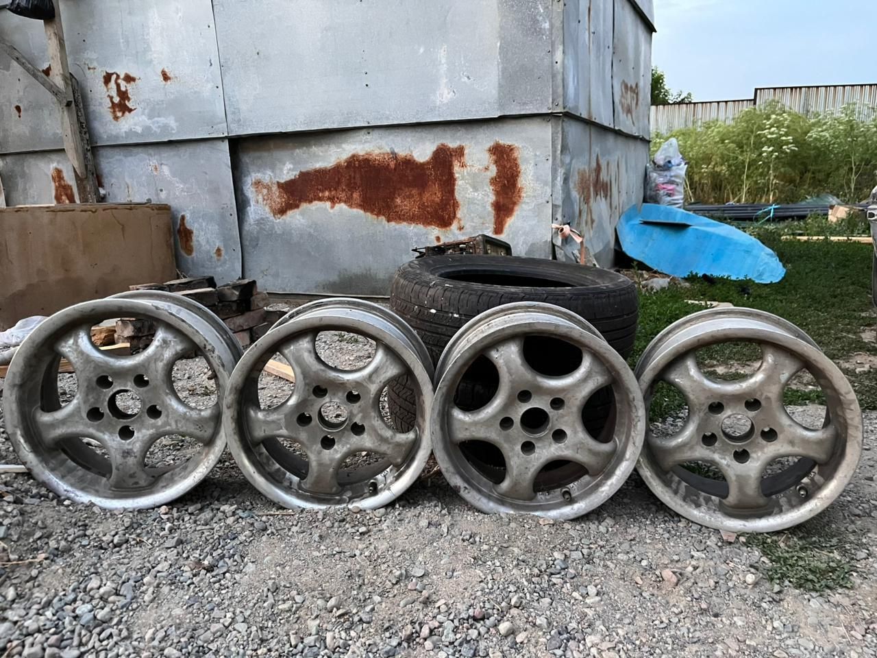 Продам титановых диски на мерседес