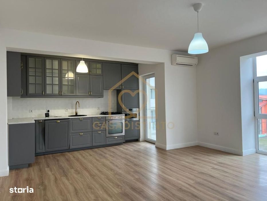 Apartament 3 camere de vanzare in complex cu piscina