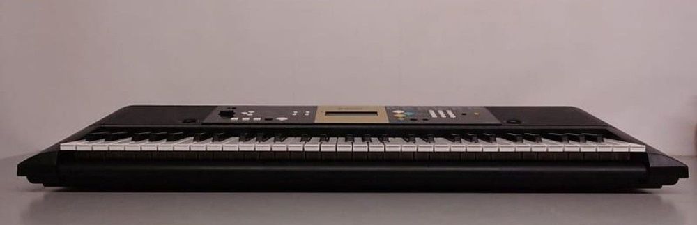 Yamaha YTP-220 (Pian/Sintetizator)