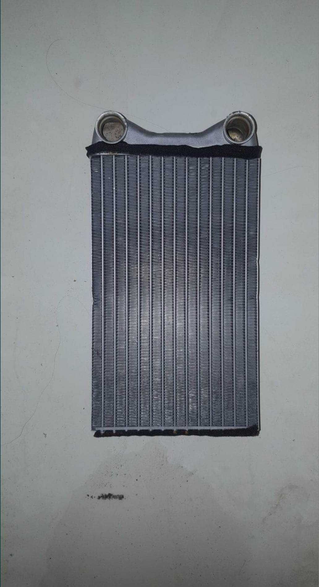 Aripa dreapta in fata si radiator Audi A4