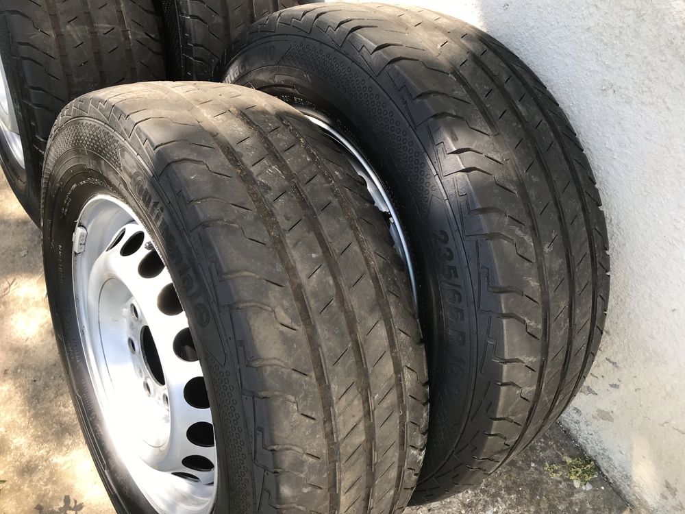 Джанти с гуми Мерцедес спринтер 235/65/16С  Continental