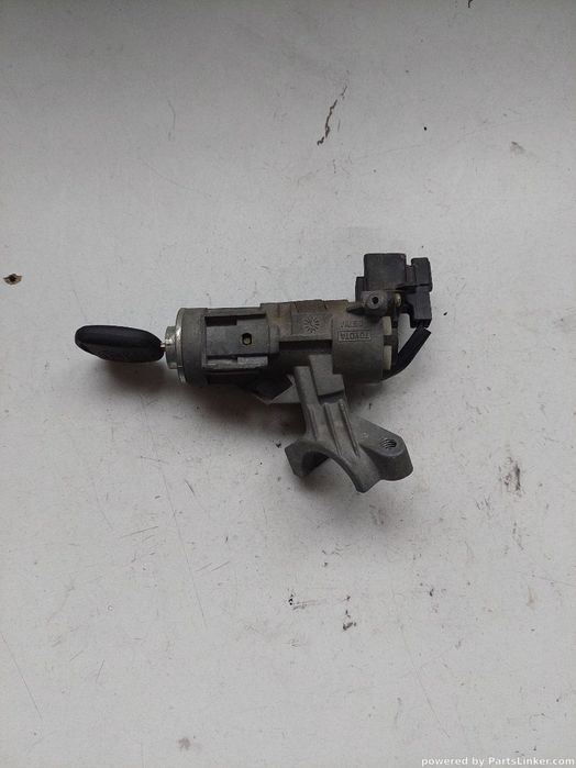 Contact cu cheie TOYOTA YARIS VERSO (_P2_) [ 1999 - 2005 ] OEM 450200d01