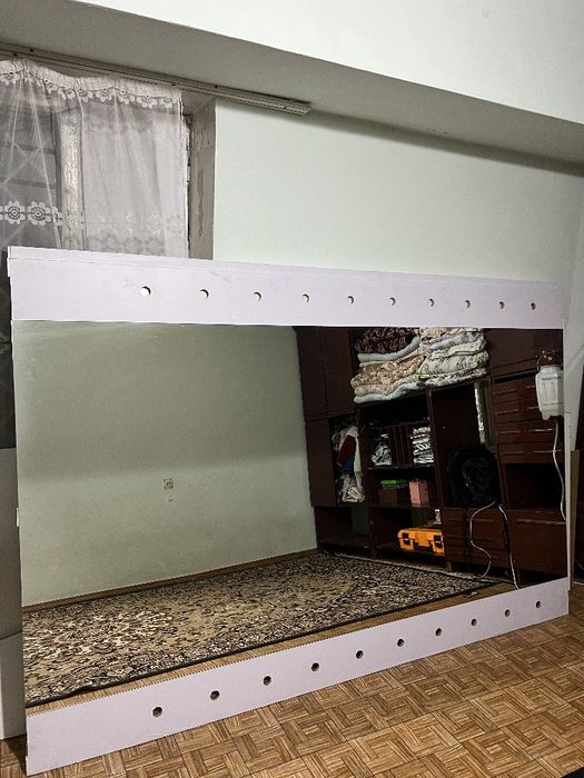 Yangi Tosh oyna mdfga yopishgan