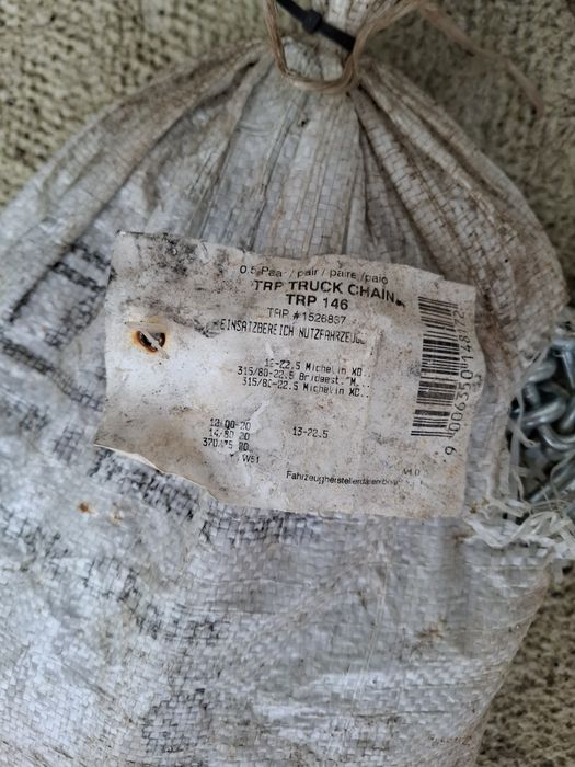 doua lanțuri noi de zăpadă ptr camion ..