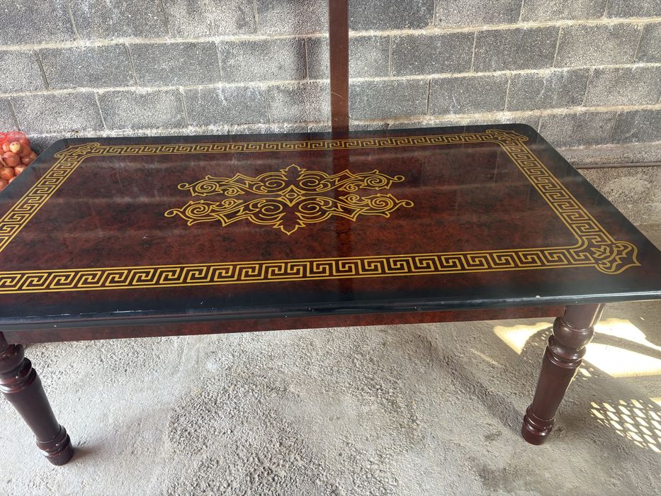 Кухонный стол для кухни