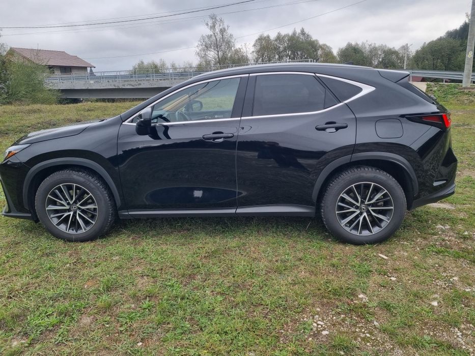 Vând Lexus NX350H