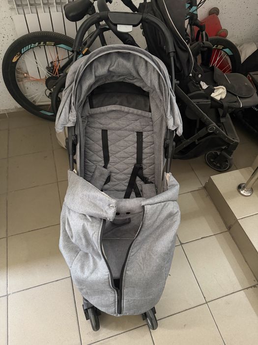 Продам коляску в хорошем состояний! Все деталий на месте!