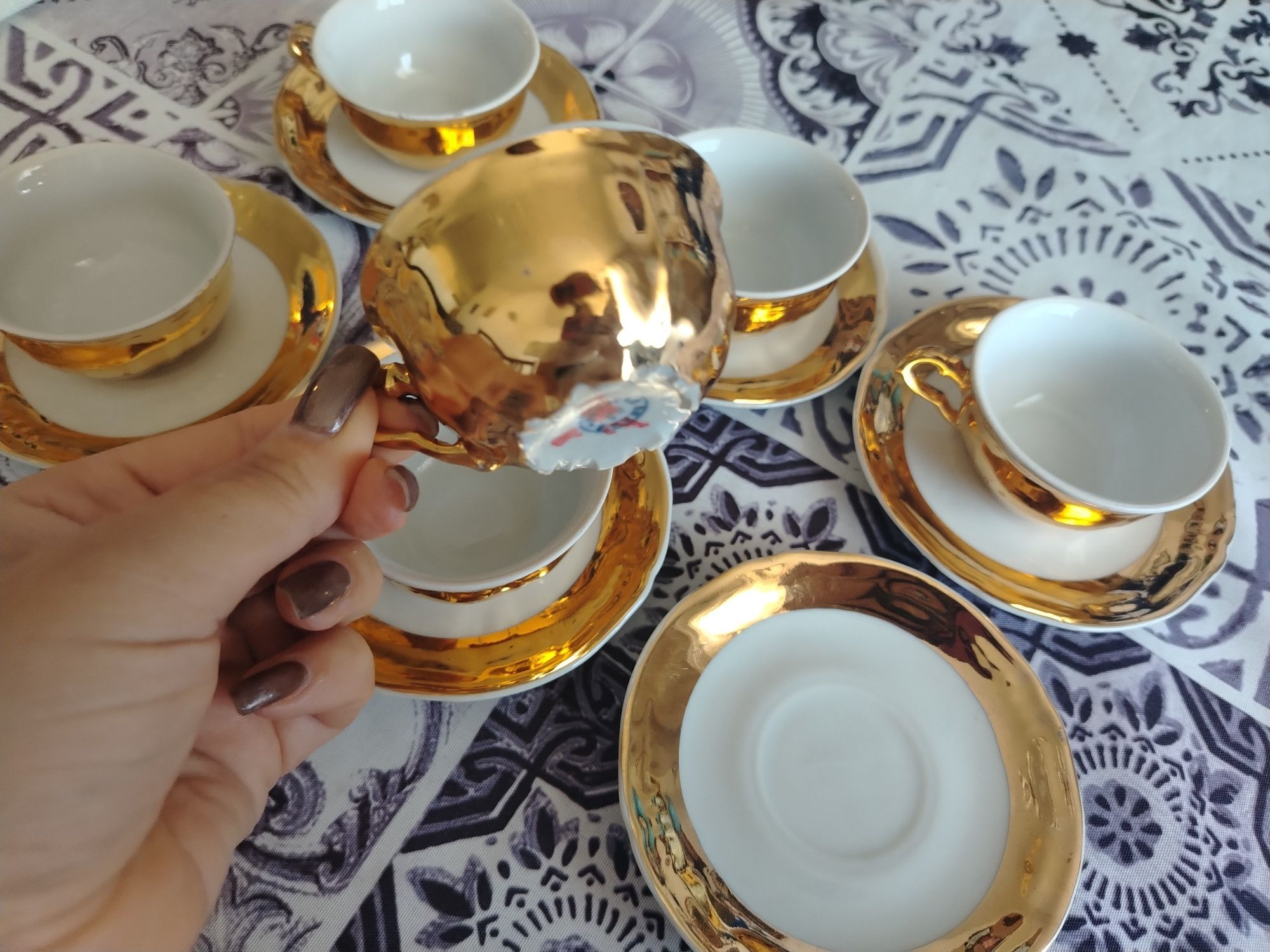 Старинен сервиз за кафе, 6 чаши и чинийки, здрави