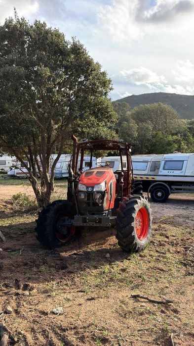 Kubota M5-112 – pentru piese / avariat după incendiu

Vând tractor Kub