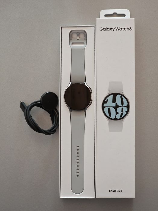 Smartwatch SAMSUNG Galaxy Watch6 Silver, 44mm, Wi-Fi
