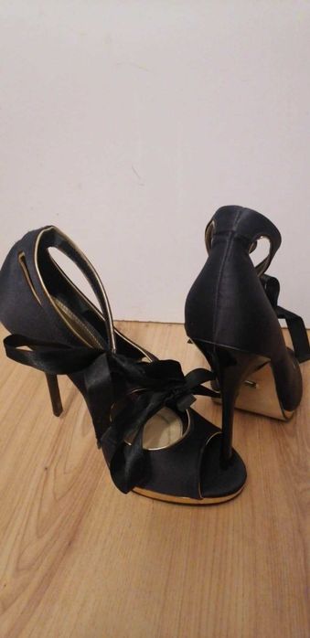 Дамски обувки на ток