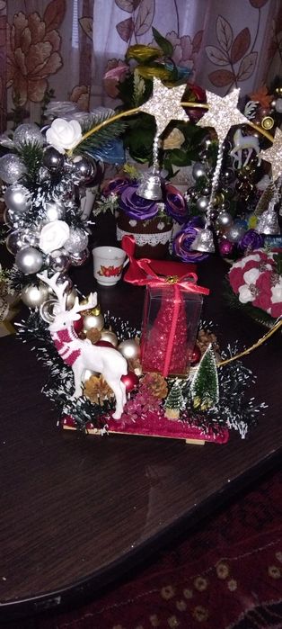 B7chete din satin realizate atent cu sclipici .cat și ornamente de cra