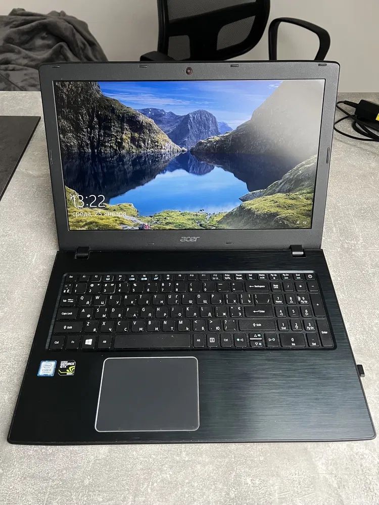 Игровой Ноутбук Acer i5-7поколение, Gtx 950, Ssd 256, озу 8 гб,hdd 1tb