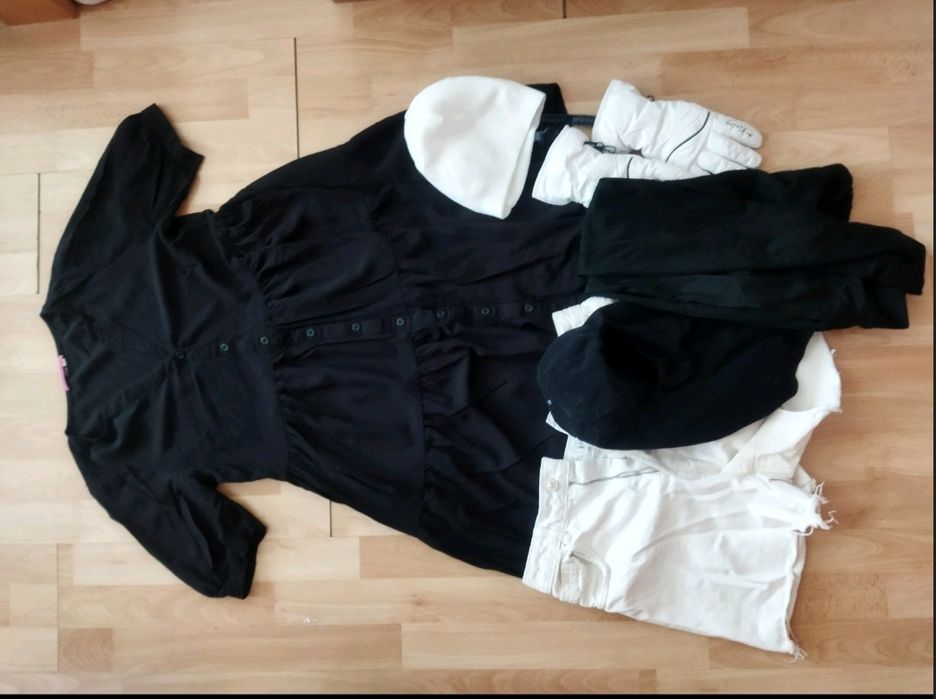 Микс дрехи и чифт обувки