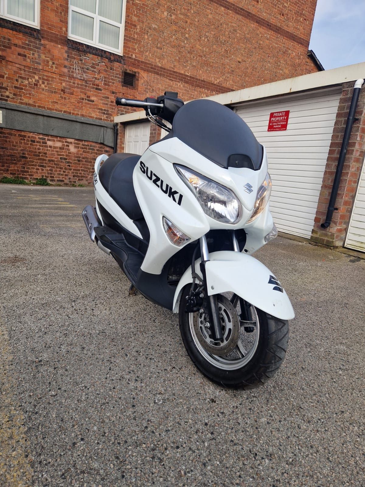 Suzuki burgman 125 2015