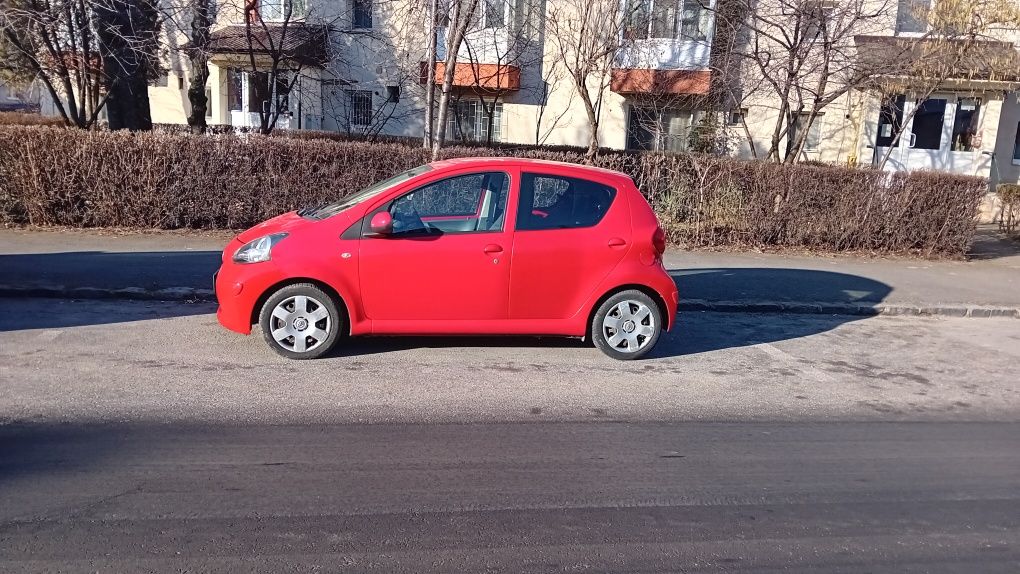 Închiriez auto  benzina+gpl pentru livrari. Glovo