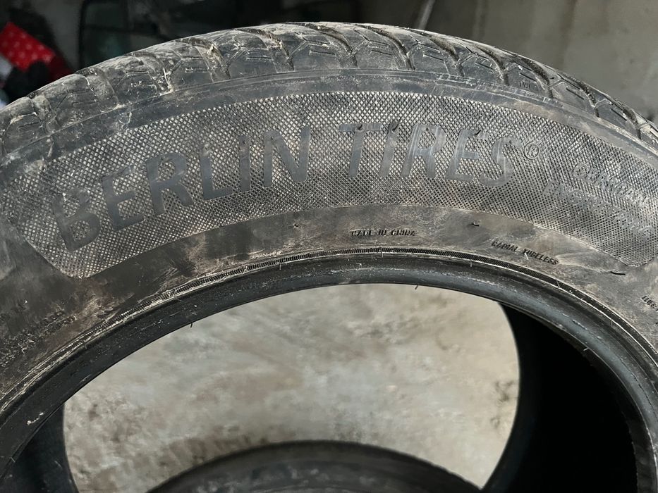Vând cauciucuri de iarna Berlin Tires