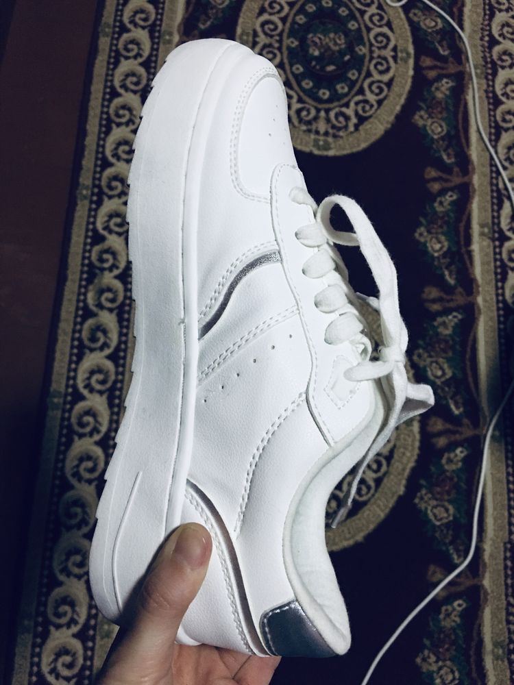 Krossofka ZARA brend