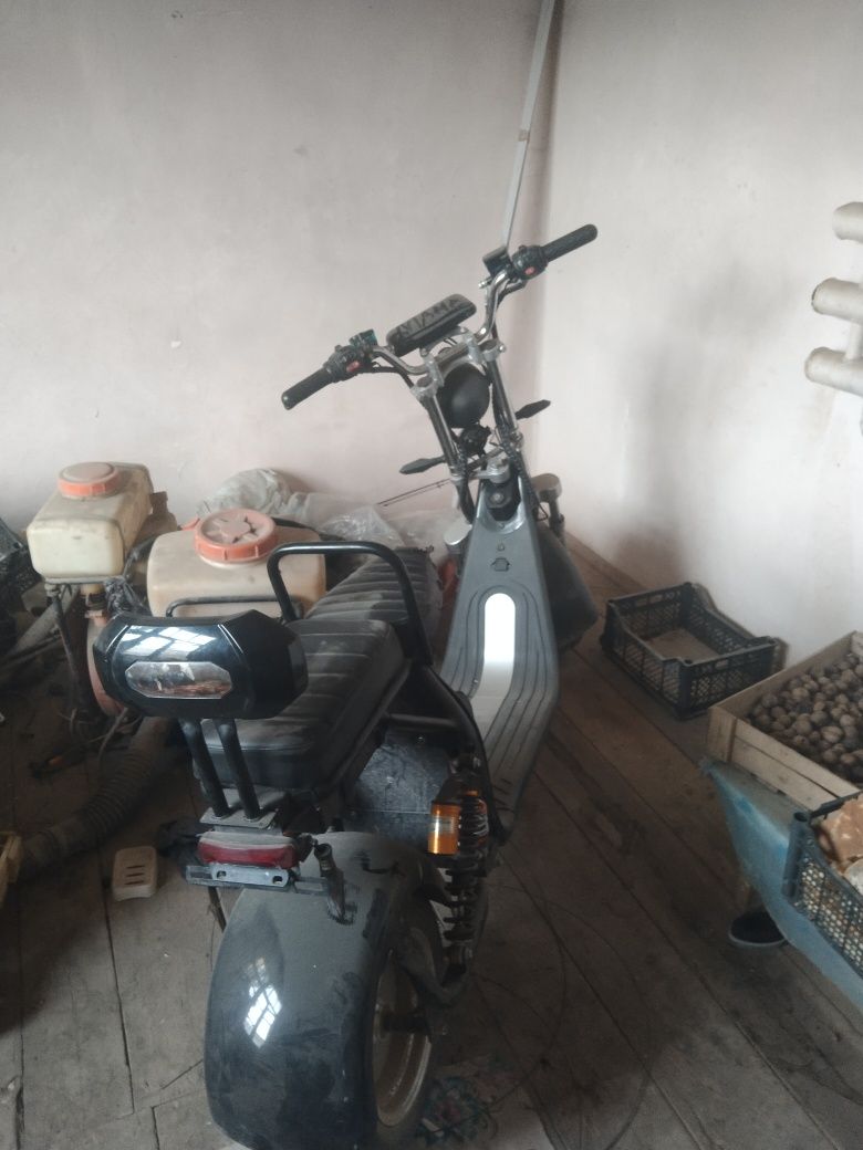 Skuter Bodo elektroni 400 ,,