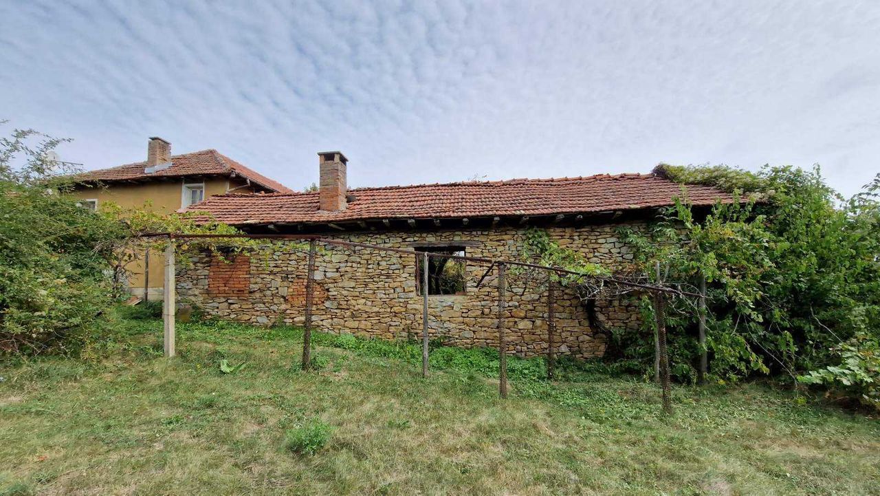 Продава се Къща в Габрово, Център - 70 кв.м за 364 €/кв.м - Снимка #12
