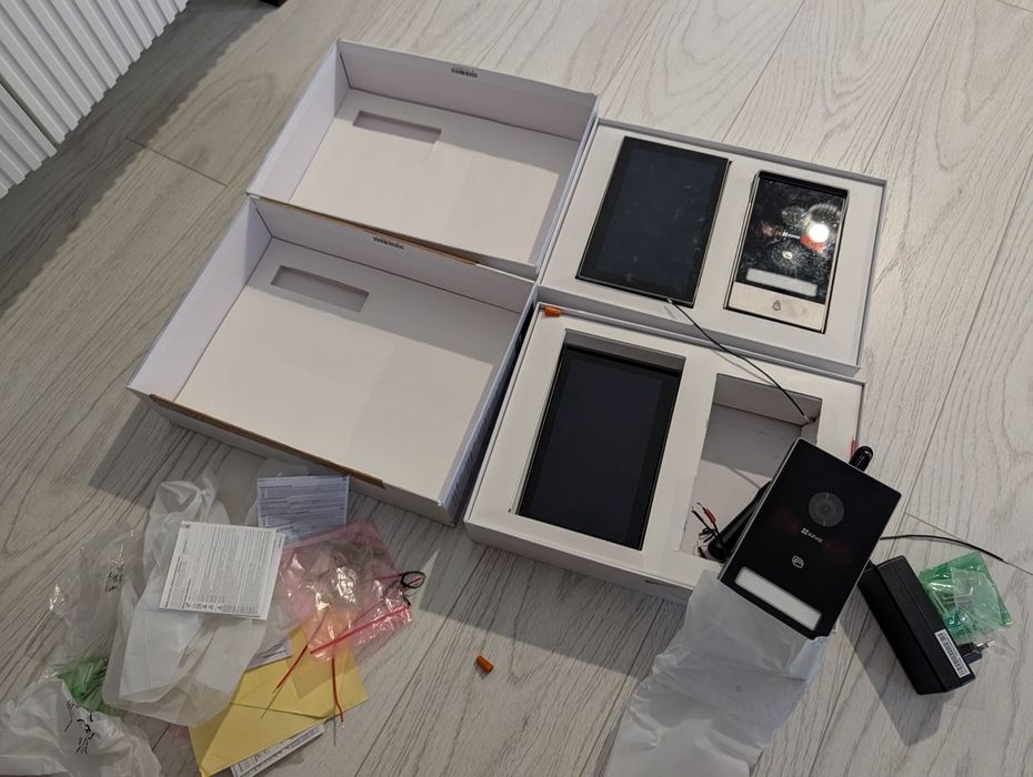 HP7 ezviz interfon 2 bucăți ( nefuncționale)