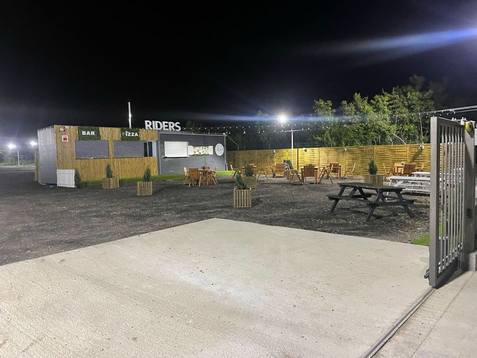 Container restaurant terasa evenimente modular hala metalica