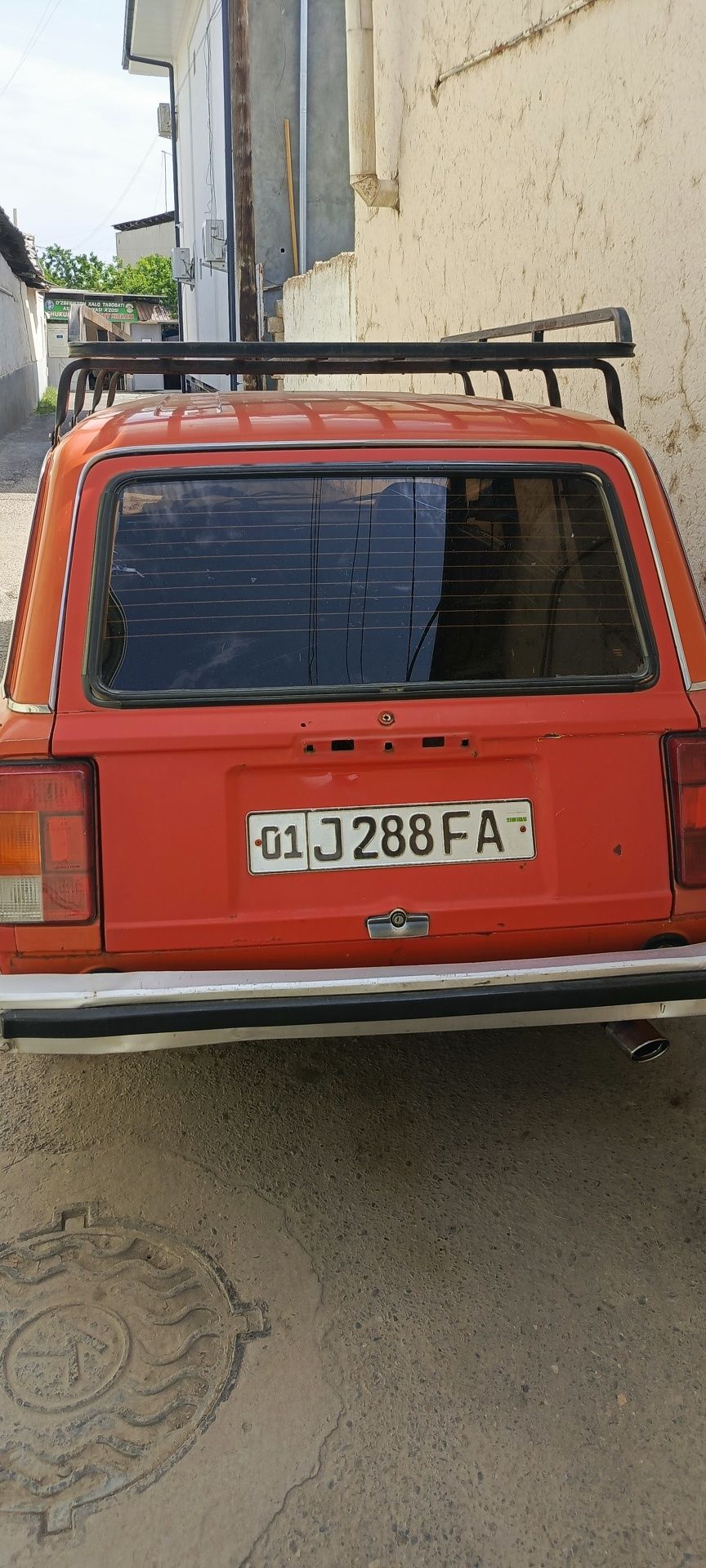Vaz 2104 sotiladi