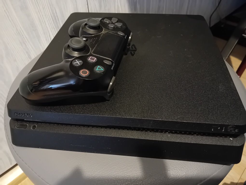 Отличен PlayStation 4 -230 лв.