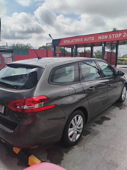 Mașina Peugeot 308 2015
