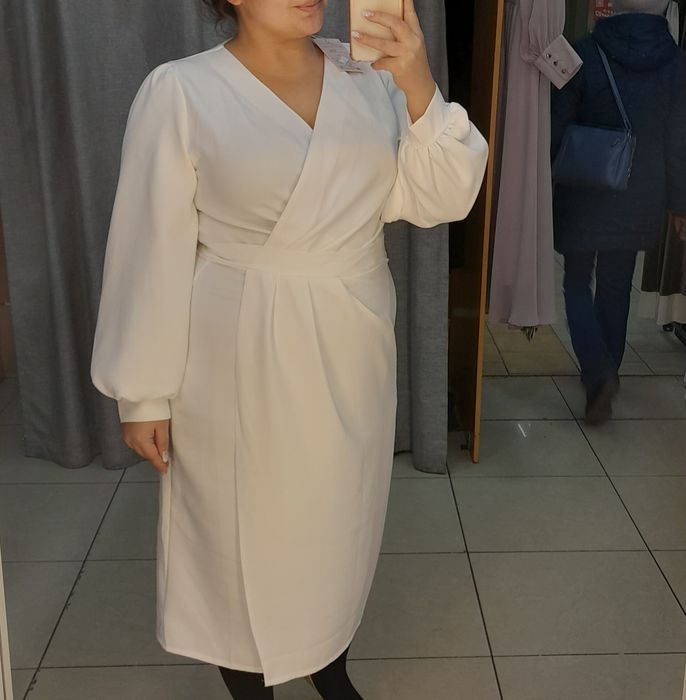 Продам платье. Белое и чёрное в горошек