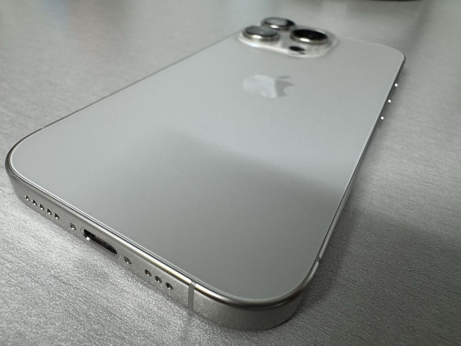 iPhone 16 PRO 256 gb inca in garanție 100% baterie