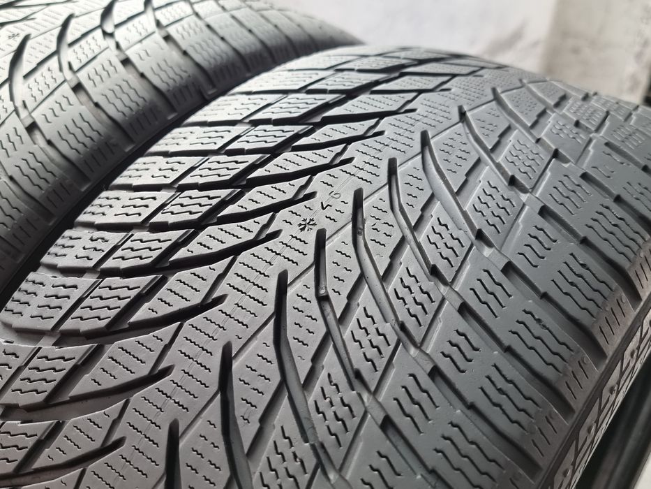 245/40/18 Nokian 2Броя: 200лв 6.5мм