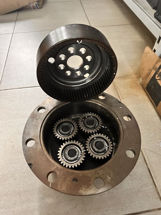 Butuci,planetare Manitou DANA  noi