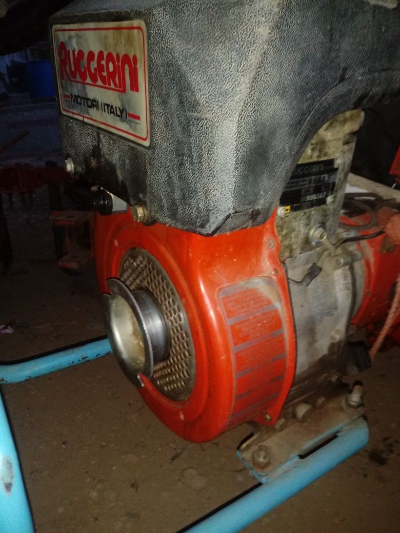 Vînd carburator ,motor RS 8,5 complect,piese motor motocultor.