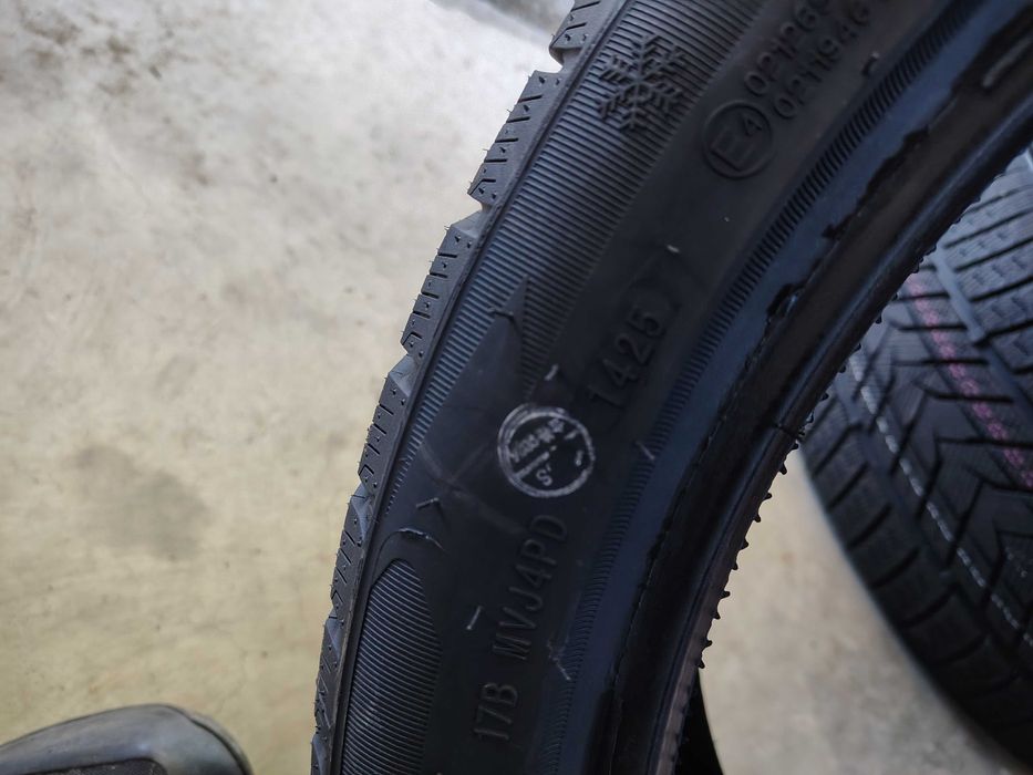 4бр.НОВИ зимни гуми SONIX 245 40 19+275 35 19 DOT25 цена за брой