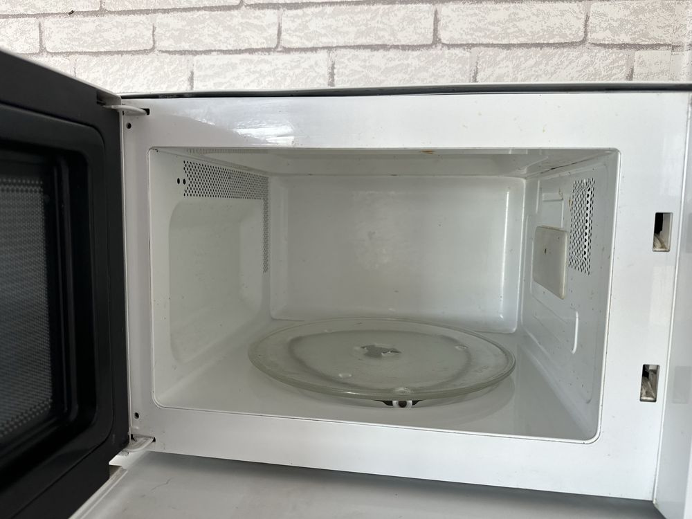 Продам микроволновую печь в хорошем состоянии