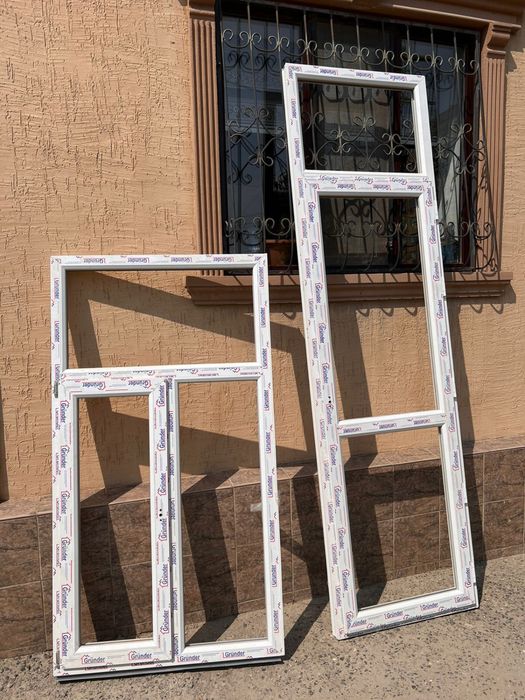 Пластиковое балконное окно с дверью