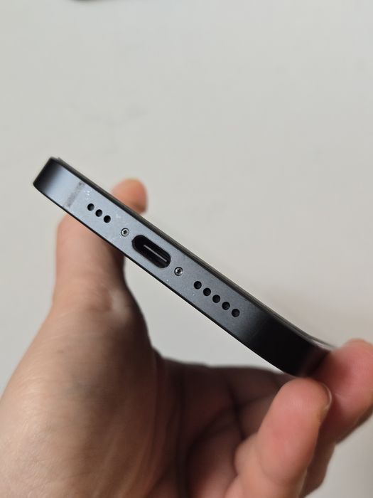 Vand telefon iPhone 16e