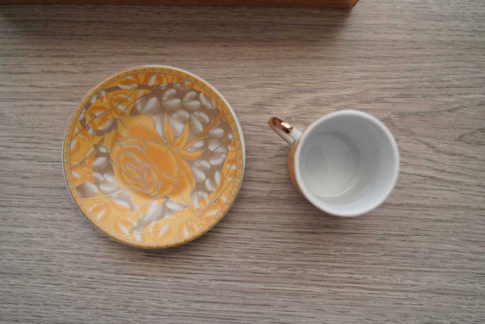 Set cești si farfurii cafea (8 piese)