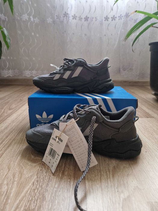 Маратонки Adidas номер 40
