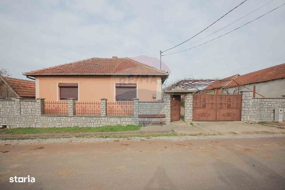 De vânzare Casā + Teren 2685 mp Intravilan, Betfia, Bihor